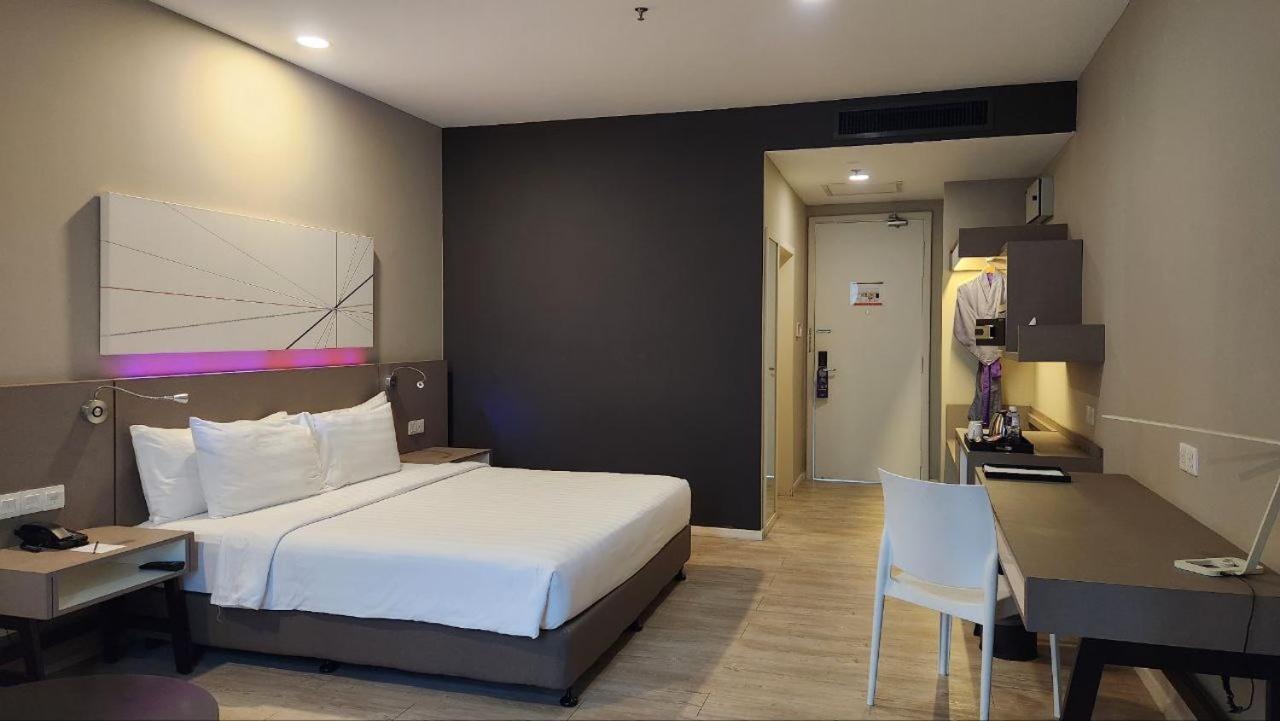Hotel Perdana Hills Petaling Jaya Zewnętrze zdjęcie